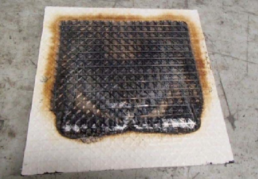 不燃性試験の結果と供試体